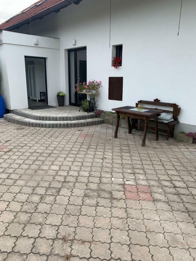 Tolarova Apartman Παρντούμπιτσε Εξωτερικό φωτογραφία