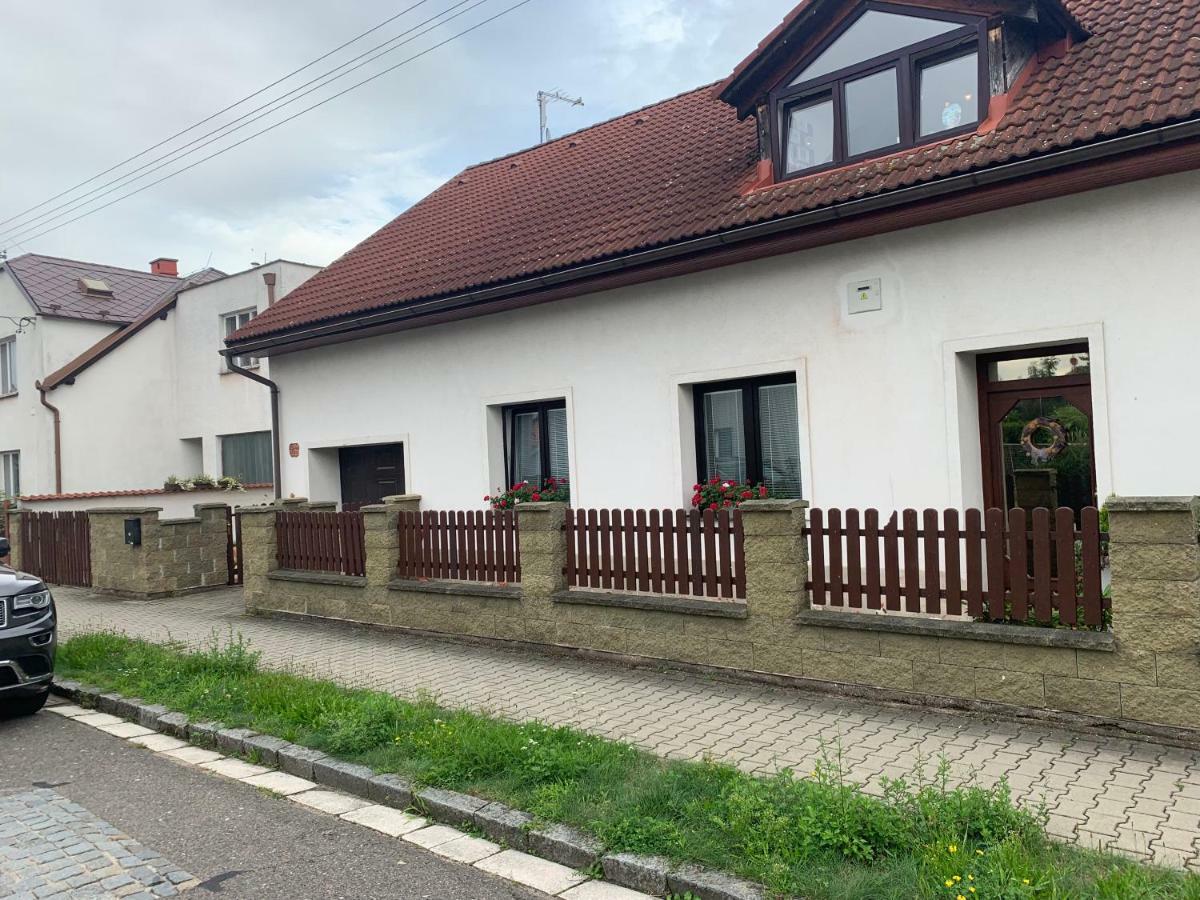 Tolarova Apartman Παρντούμπιτσε Εξωτερικό φωτογραφία